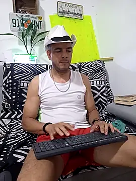 latinmartin73 online show from September 2025 02:44:02 AM