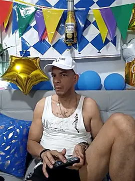 latinmartin73 online show from September 2025 12:58:02 AM