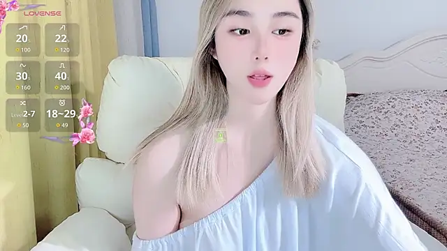 Caitlyn   online show from December 2025 12:33:02 PM