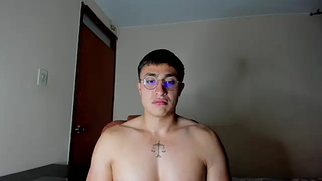 Leoknight online show from February 2025 12:11:01 AM