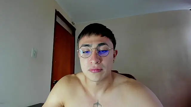 Leoknight online show from February 2025 08:56:01 PM