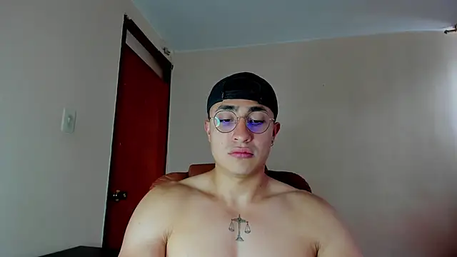 Leoknight online show from February 2025 08:02:02 PM