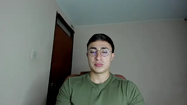 Leoknight online show from March 2025 02:32:01 AM