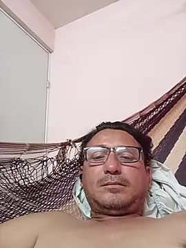 Andresguz35 online show from October 2025 04:34:02 AM