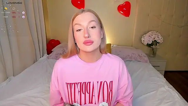 Emma  Leee online show from February 2025 01:03:02 AM