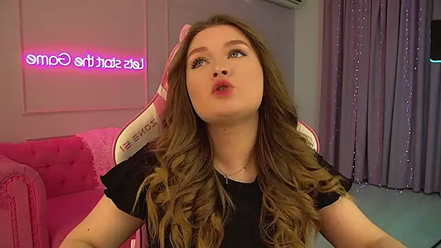 CrystalLyons online show from February 2026 06:12:02 PM