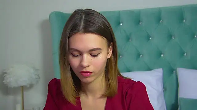 Snapshot of PollyLanders chatting on March 2025 10:26:01 AM PollyLanders online show from March 2025 10:26:01 AM