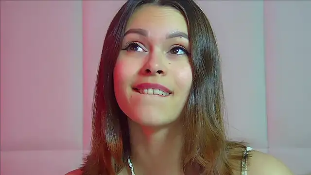 Snapshot of PollyLanders chatting on October 2025 06:41:02 PM PollyLanders online show from October 2025 06:41:02 PM