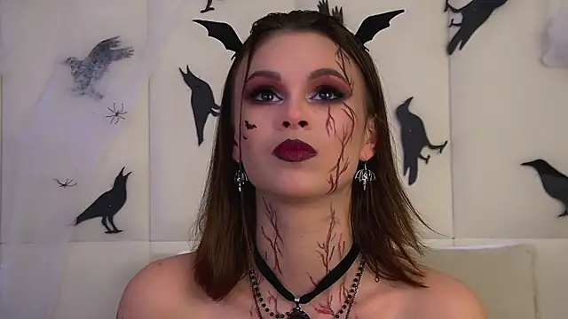 Snapshot of PollyLanders chatting on November 2025 06:21:01 PM PollyLanders online show from November 2025 06:21:01 PM