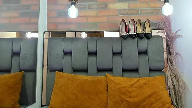 JESSYCORTES online show from September 2025 02:44:02 PM