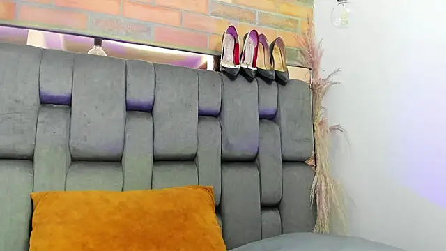 JESSYCORTES online show from October 2025 02:37:01 PM