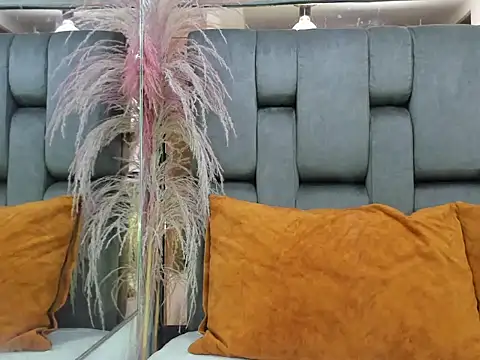 JESSYCORTES online show from April 2026 04:59:01 AM