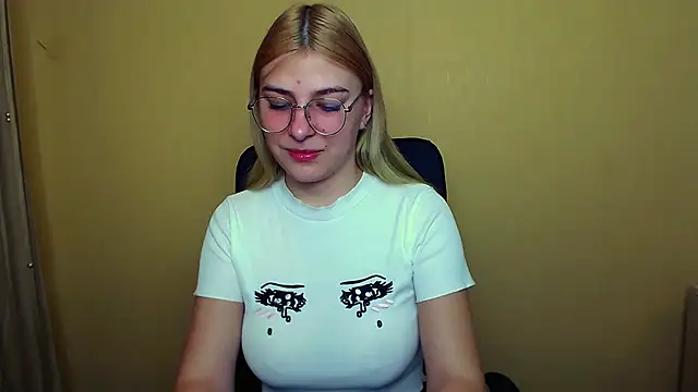 Luna Lush  online show from January 2025 08:18:02 AM