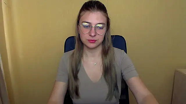 Luna Lush  online show from September 2025 12:53:01 PM