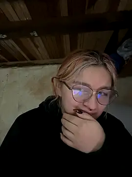 SophiaWeestt99 online show from October 2025 04:46:02 AM