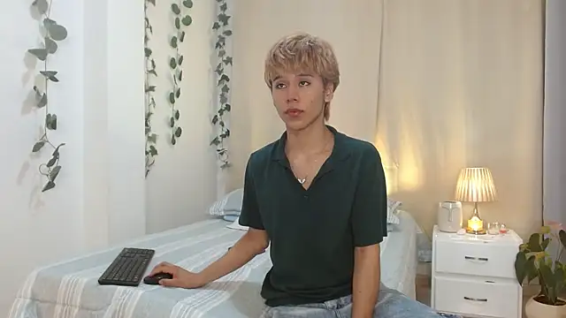 Tommyfoxboy online show from January 2025 01:07:01 PM