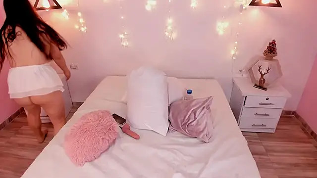 Katta Gil online show from December 2025 01:39:01 PM