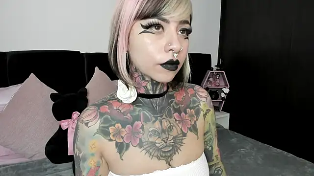 NikkiRamone online show from January 2025 12:05:01 PM