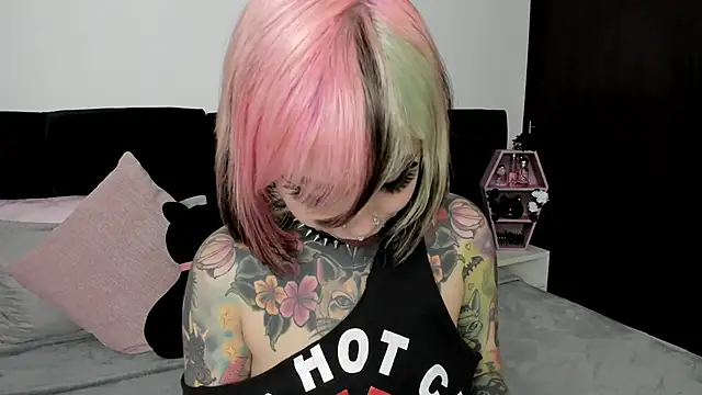 NikkiRamone online show from February 2025 01:06:01 PM