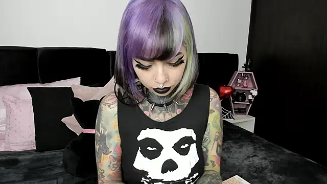 NikkiRamone online show from February 2025 06:12:01 PM