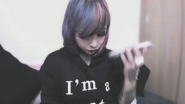 NikkiRamone online show from September 2025 11:00:01 AM