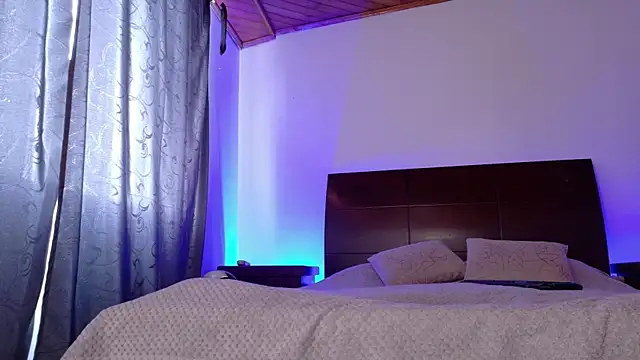 luccycollins  online show from September 2025 03:13:01 PM