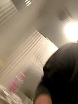 Snapshot of M1ssyk1ssy chatting on November 2025 10:32:01 PM M1ssyk1ssy online show from November 2025 10:32:01 PM