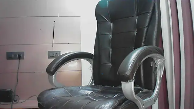 collage hoty online show from November 2025 09:04:01 PM