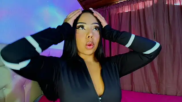 Snapshot of DafneMillers chatting on January 2025 06:49:02 PM DafneMillers online show from January 2025 06:49:02 PM