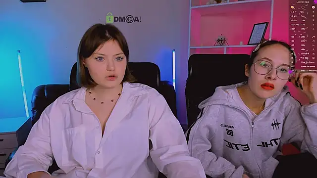 nikole kitt online show from November 2025 08:32:01 PM