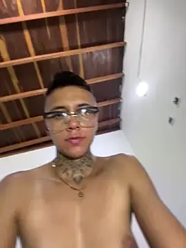 Snapshot of _PhillipBrown chatting on March 2025 09:37:01 PM PhillipBrown online show from March 2025 09:37:01 PM