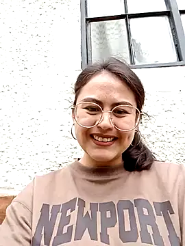Snapshot of lara_moon25 chatting on March 2025 04:19:02 PM lara moon25 online show from March 2025 04:19:02 PM