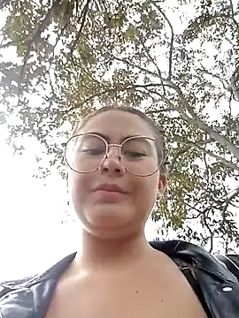 Snapshot of lara_moon25 chatting on October 2025 07:12:01 PM lara moon25 online show from October 2025 07:12:01 PM