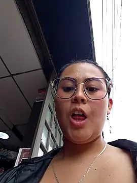 lara moon25 online show from October 2025 07:38:02 PM