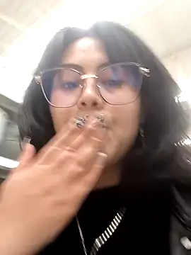 lara moon25 online show from November 2025 07:04:01 PM