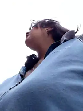 lara moon25 online show from January 2026 06:22:02 PM