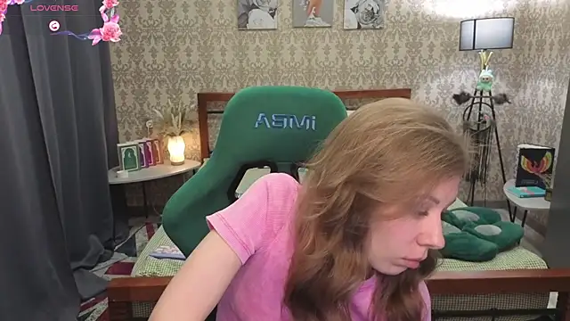 Lill Mary online show from March 2026 03:47:01 AM