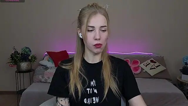 LunaBelli online show from April 2026 07:11:02 PM