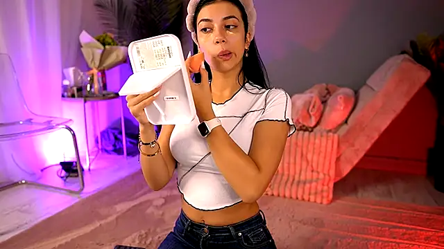 BetsyGonzale online show from September 2025 04:05:01 AM