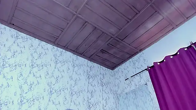 Mia Malkovaa  online show from November 2025 04:36:01 PM