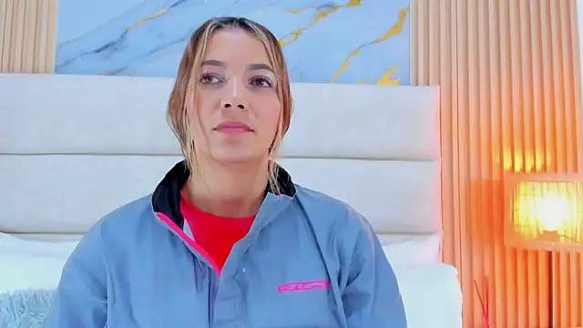 Mia Malkovaa  online show from May 2026 01:08:01 PM