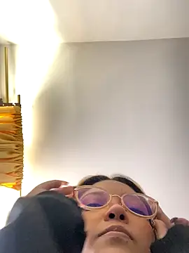 baby lizy online show from October 2025 08:38:02 PM