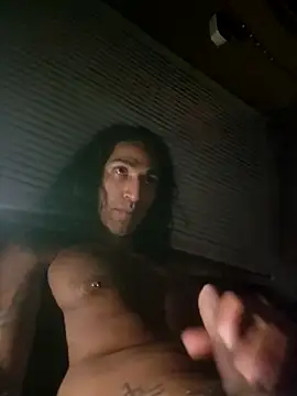 LargeDominoes online show from March 2026 04:40:01 AM