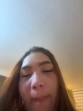 WhiteWomen online show from September 2025 11:27:02 PM