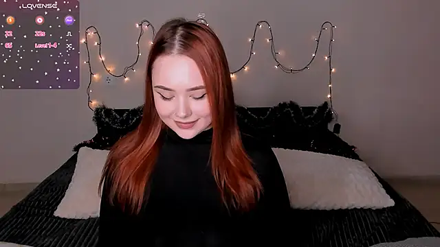 LittleKiitten online show from December 2024 02:58:02 PM