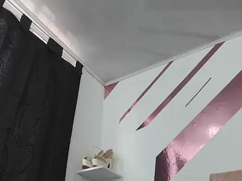 Kitten Hot  online show from January 2025 01:41:02 PM