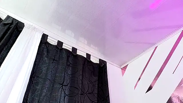 Kitten Hot  online show from October 2025 11:11:01 AM