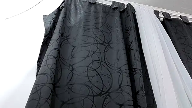 Kitten Hot  online show from November 2025 01:28:01 AM