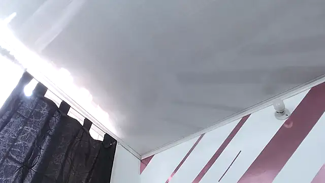 Kitten Hot  online show from November 2025 02:35:01 PM