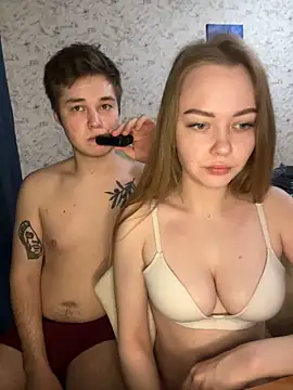 Snapshot of Family-Mm1 chatting on December 2024 10:03:02 PM Family-Mm1 online show from December 2024 10:03:02 PM